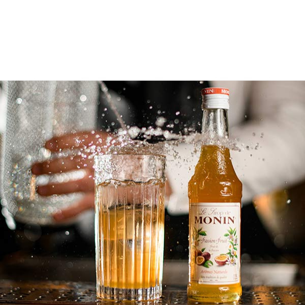Trois façons de sublimer vos cocktails avec le sirop de Fruit de la Passion MONIN