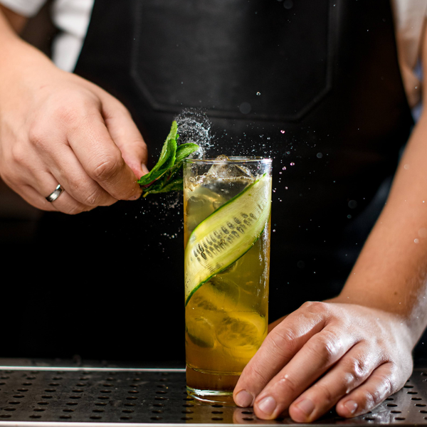 Mocktail de Thé Vert Concombre et Thym